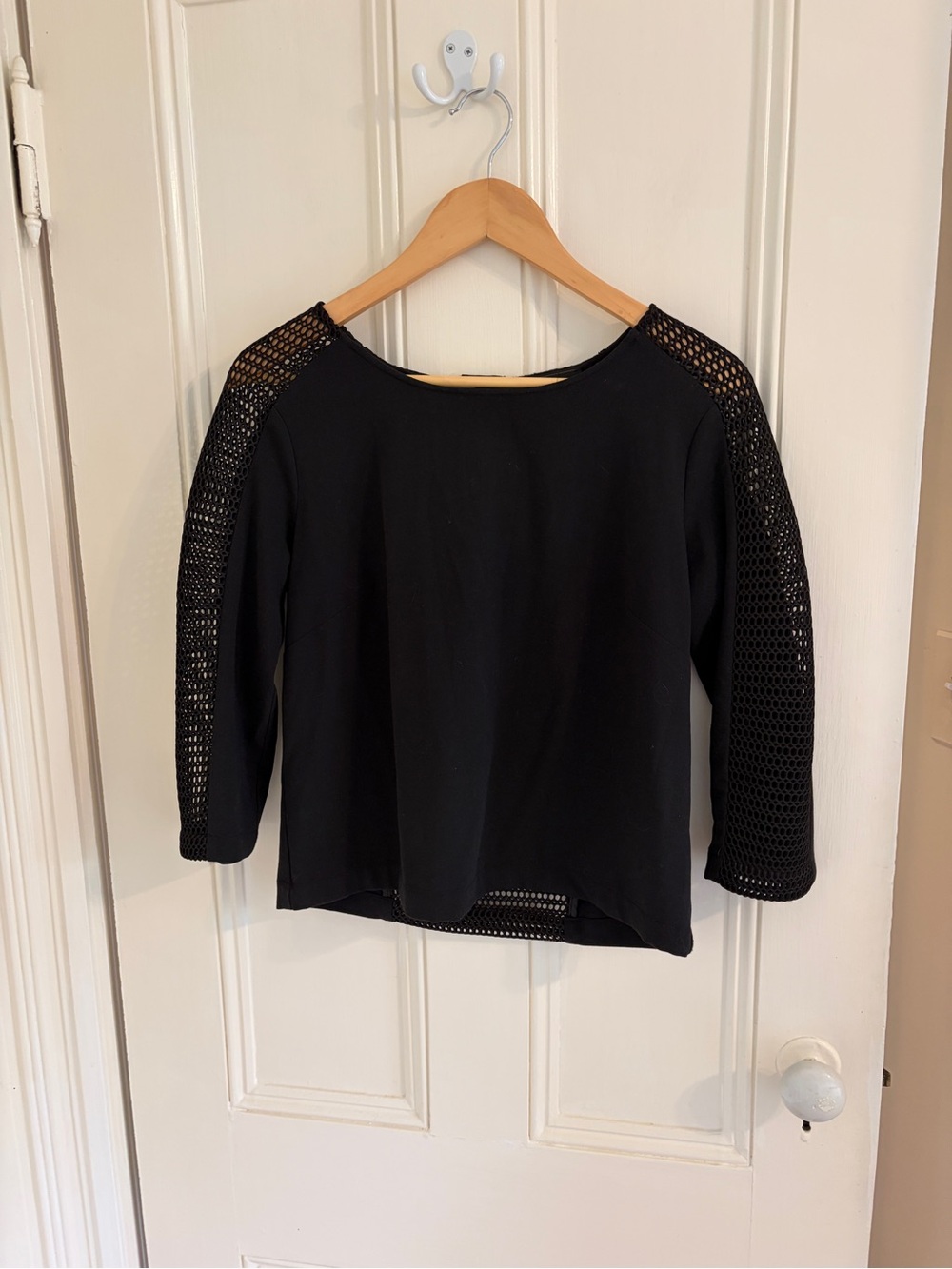 Storm & Marie EUC Black Mesh Sleeve Back Top Size 36 (US Small)